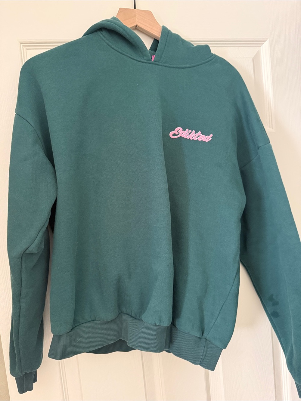 Edikted
Sweatshirt - Picture 2 of 3